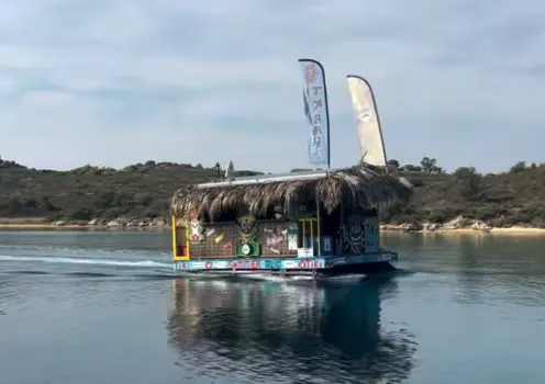 Tiki Floating Bar , μία ξεχωριστή εμπειρία.