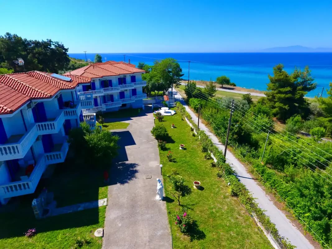 hotel paraktio