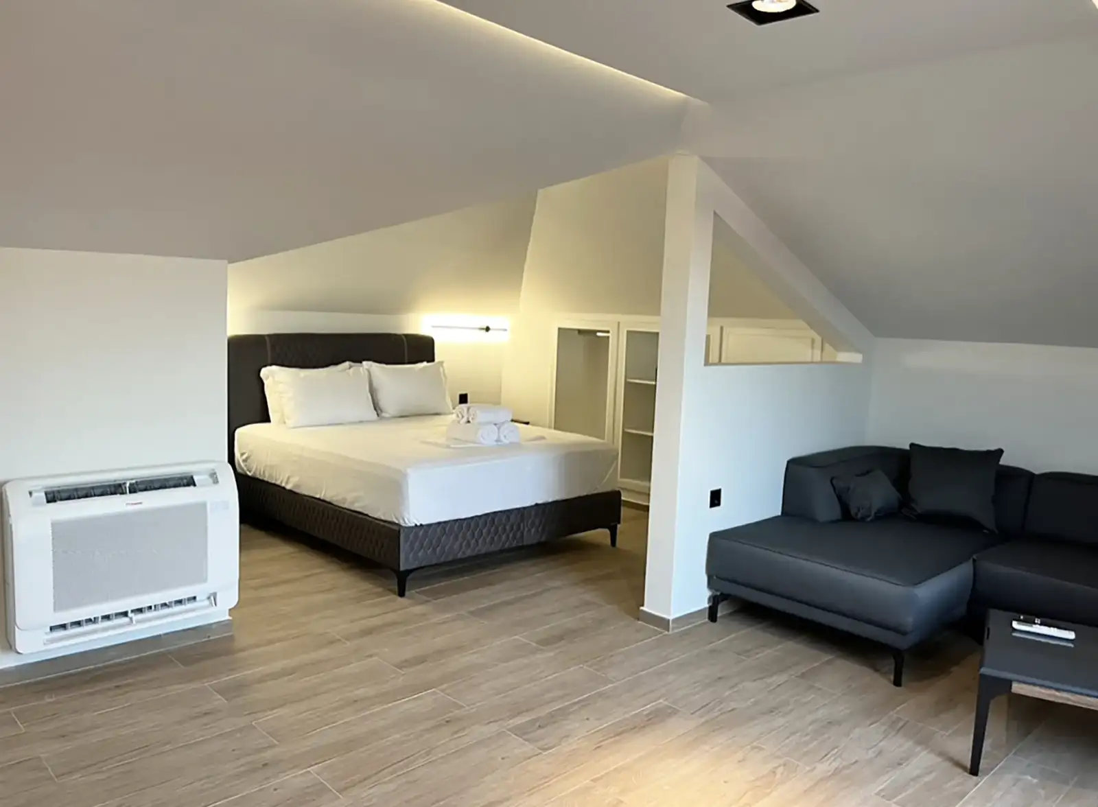 InLofts Studios, Afytos
