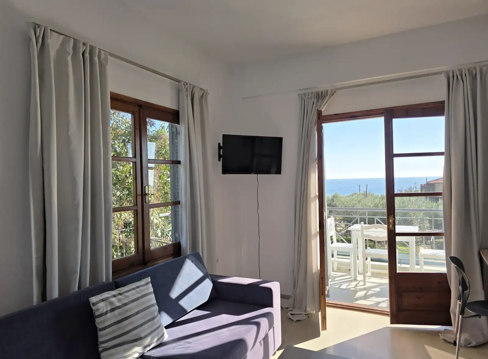 Theros Apartments “S”